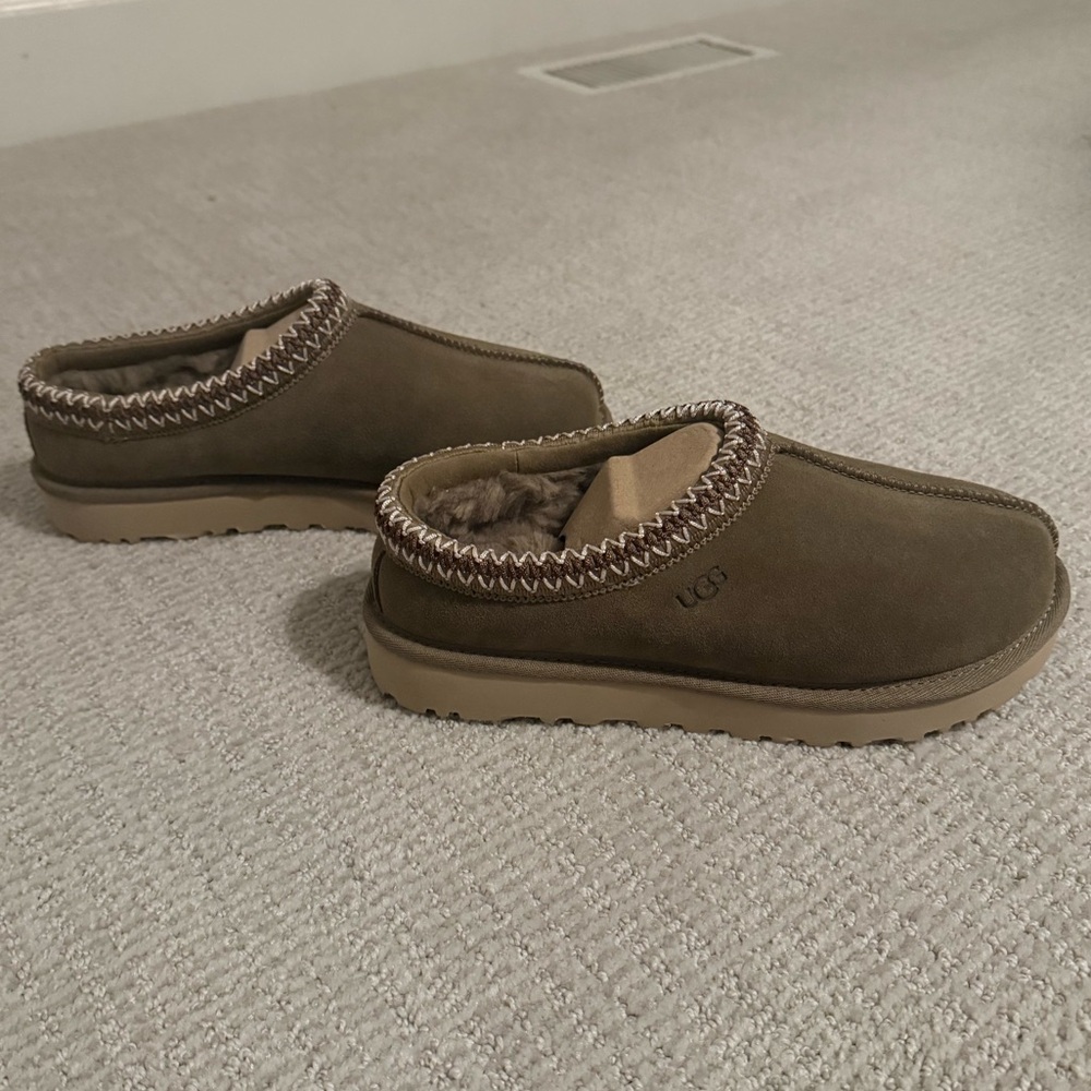 NWT Women's Uggs Tasman. Color: Antelope - Picture 5 of 8